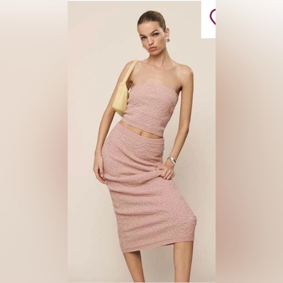 NWT Reformation- Rose Cashmere Linen Set in Color Serenade. Size L - Picture 4 of 13